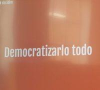 democratizarlo todo